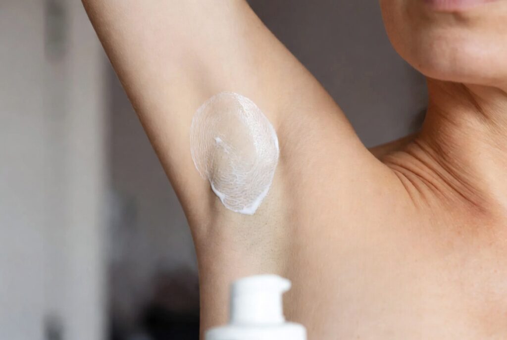 Melhores Desodorantes Femininos Nivea Invisible Black & White Clear